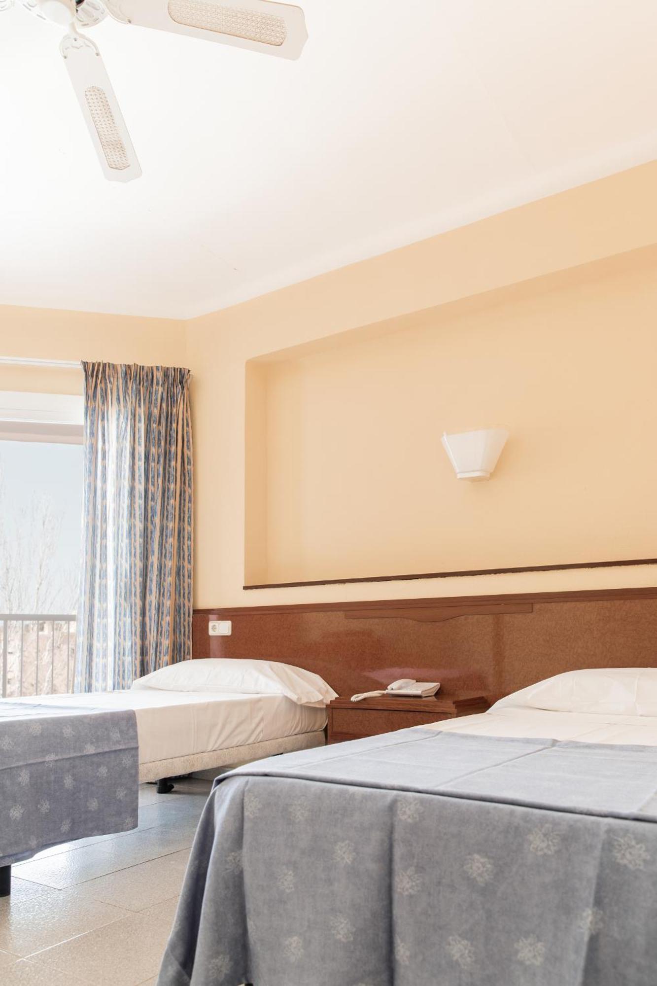 Hotel Golf Beach Santa Ponsa Exterior foto
